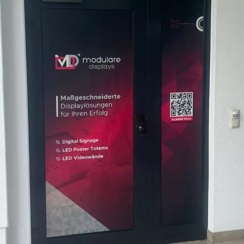 Entdecken Sie unsere digitalen Werbedisplays und Info-Stelen im Modulare Displays® Showroom München